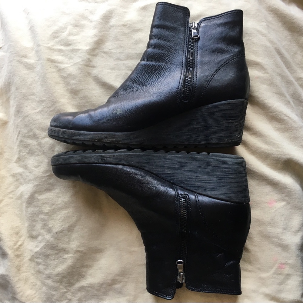 Black Wedge Fleece Lined Leather Boots